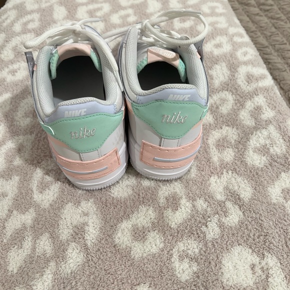 Women’s Nike Air Force 1’s size 8.5 - Picture 2 of 3